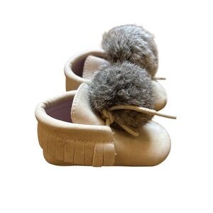 Baby Moccasins Kids Cream Faux Fur Pom Pom Fringe Soft Sole SIZE 6-12 Months